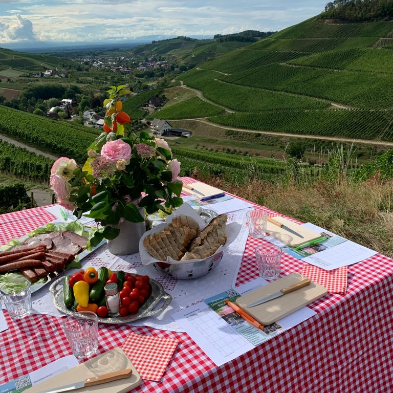 Weinprobe und Vesper mit Weitblick, ein Panorama bis ins Elsass